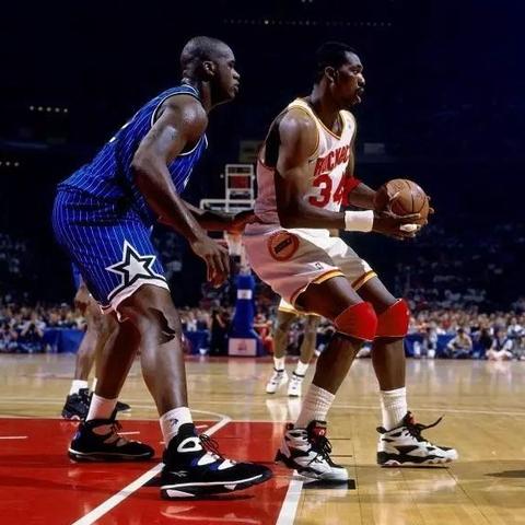 罗德曼NBA场均得分，被低估的数据背后，是篮球史上最极致的角色球员